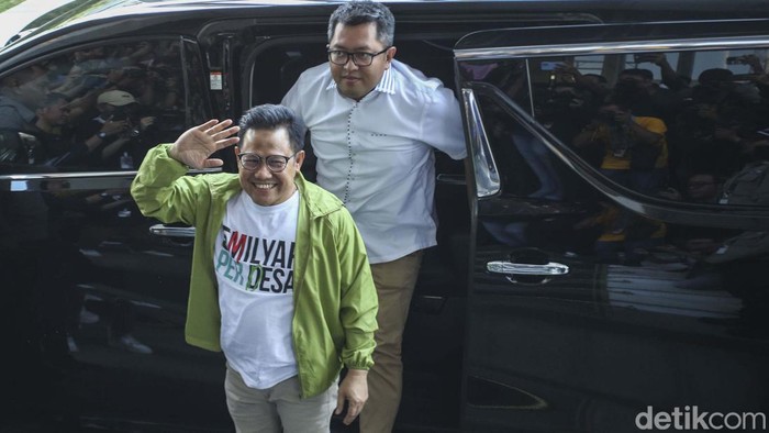 Muhaimin Iskandar mendatangi NasDem Tower. Kedatangannya untuk konsolidasi pemenangan pasangan Anies Rasyid Baswedan-Abdul Muhaimin Iskandar (Amin).