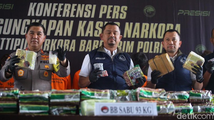 Ungkap Kasus Narkoba, Bareskrim Sita 93 Kg Sabu-18 Ribu Ekstasi Ungkap Kasus Narkoba, Bareskrim Sita 93 Kg Sabu-18 Ribu Ekstasi