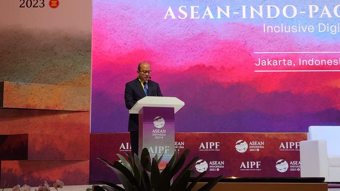 Wakil Menteri BUMN Rosan Perkasa Roeslani berbicara soal transformasi keuangan digital di ASEAN Indo-Pacific Forum (AIPF) 2023 di Jakarta, Rabu (6/9/2023).
