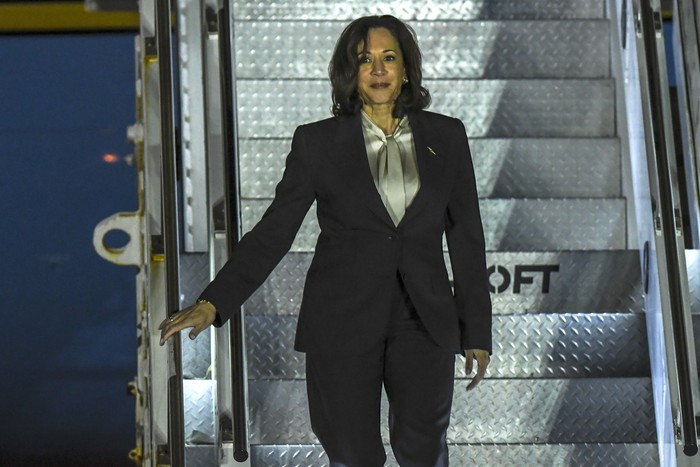 Wakil Presiden Amerika Serikat Kamala Harris tiba di Bandara Soekarno-Hatta, Tangerang, Banten, Selasa (5/9/2023). Media Center KTT ASEAN 2023/Muhammad Adimaja/pras.