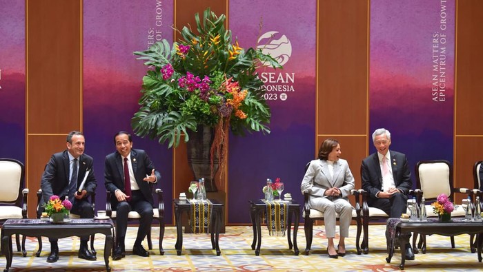 Wapres AS Kamala Harris (kedua dari kanan) di KTT ASEAN-AS (Agus Suparto/Fotografer Presiden Jokowi)