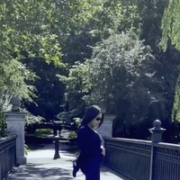 Dalam unggahan yang dibagikan terlihat jelas babybump di perut Angel Pieters. Sudah jarang terlihat di televisi, penampilan Angel kini pun tampak berbeda. Foto: Instagram/@angelpieters