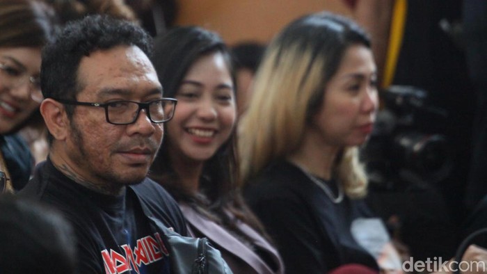 Mario Dandy dan Shane Lukas menghadapi sidang vonis kasus penganiayaan terhadap Cristalino David Ozora (17). Ayah David, Jonathan Latumahina, hadir di persidangan.