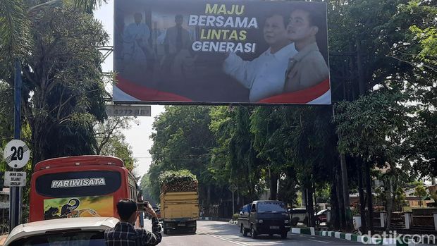 Baliho Prabowo-Gibran di Pati, Kamis (7/9/2023).