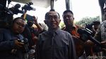 Belum Ditahan KPK, Eks Dirut TransJ Tebar Senyum Lebar