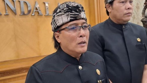 Bupati Badung Giri Prasta saat menghadiri penyerahan SK pengangkatan di Pusat Pemerintahan (Puspem) Badung, Kamis (7/9/2023). (Agus Eka/detikBali)