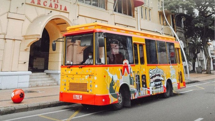 Bus Surabaya Sightseeing and City Tour