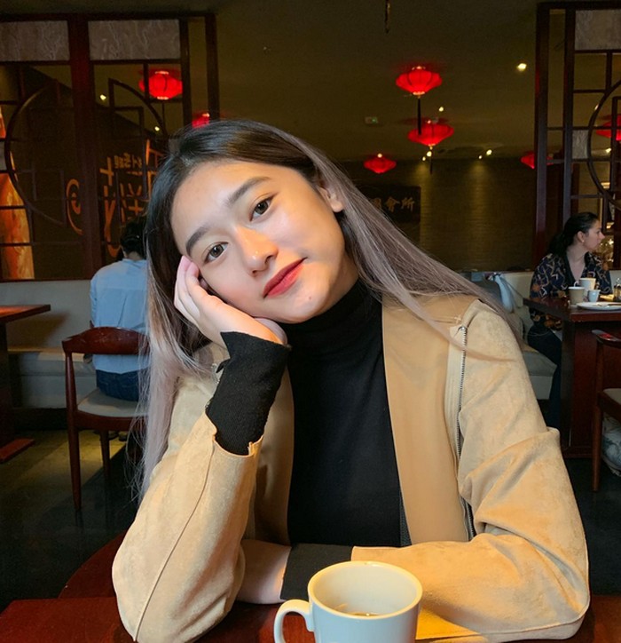 Cantiknya Amanda Caesa, Putri Parto Saat Jajan Permen dan Buah Cantiknya Amanda Caesa, Putri Parto Saat Jajan Permen dan Buah