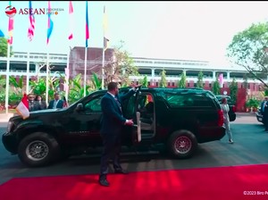 Mobil-mobil Bongsor Pengiring Wapres AS Kamala Harris di Jakarta