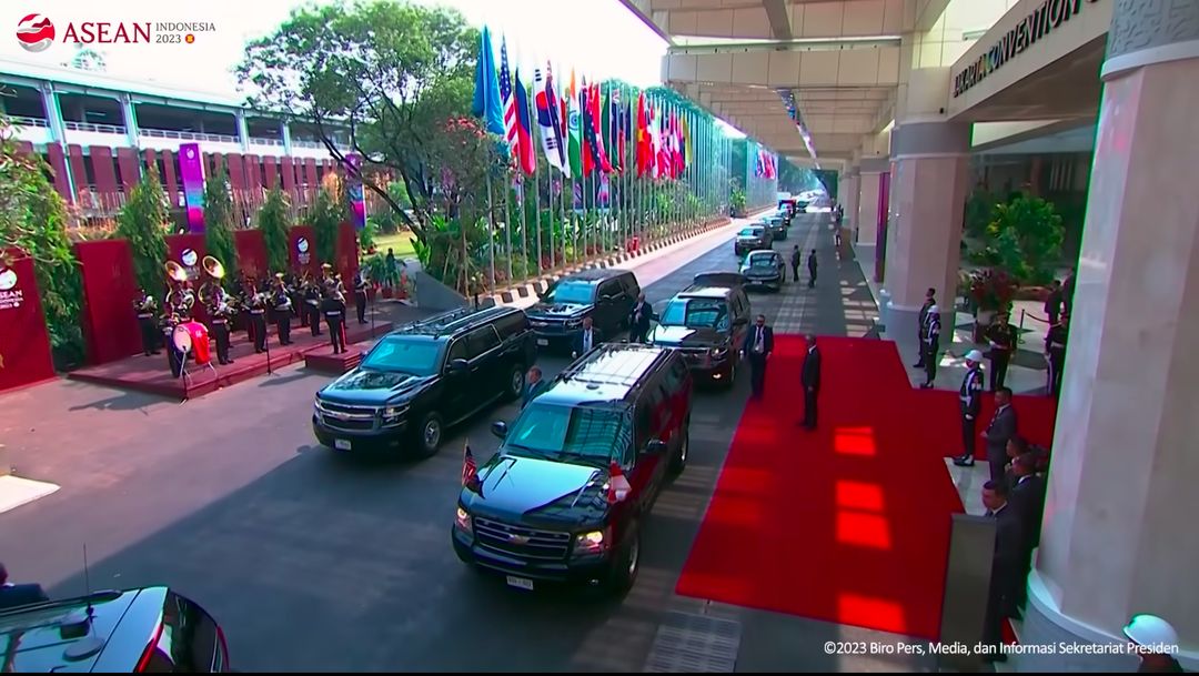 Chevrolet Suburban yang ditumpangi Kamala Harris di Jakarta