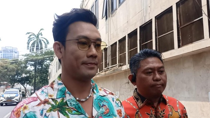 Denny Sumargo