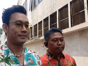 Jalani BAP, Denny Sumargo Bawa Bukti Tes DNA Pertama