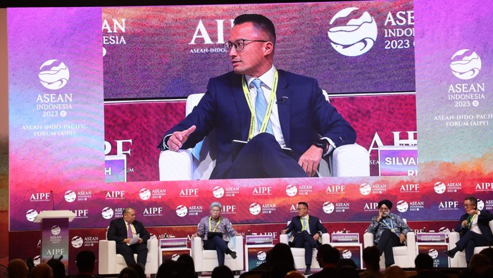 Direktur Wholesale & International Banking  BNI  Silvano Rumantir