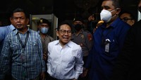Cak Imin diperiksa sebagai saksi dalam kasus korupsi di Kemnaker dalam kapasitasnya sebagai Menteri Tenaga Kerja dan Transmigrasi periode 2009-2014. Korupsi sistem proteksi TKI di Kemenaker terjadi pada 2012.