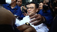 Informasi dari sumber detikcom, tiga orang telah ditetapkan sebagai tersangka. Ketiga tersangka itu masing-masing bernama Sekretaris Badan Perencanaan dan Pengembangan Kemnaker I Nyoman Darmanta, Reyna Usman yang saat kasus ini terjadi menjabat Dirjen Pembinaan Penempatan Tenaga Kerja dan Transmigrasi, serta pihak swasta bernama Karunia.