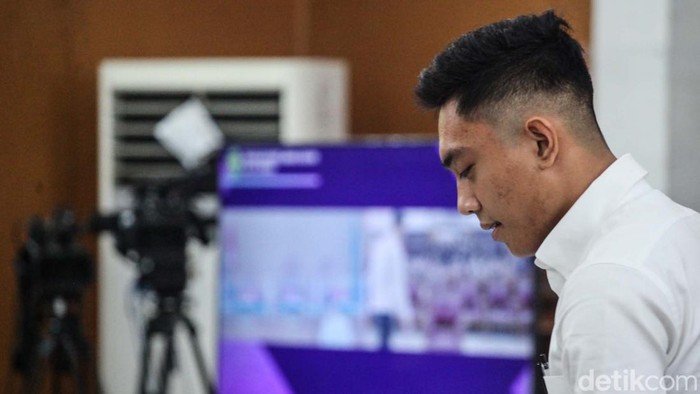Mario Dandy Satriyo (20) divonis 12 tahun penjara terkait kasus penganiayaan terhadap Cristalino David Ozora (17). Dandy terbukti melakukan penganiayaan berat.