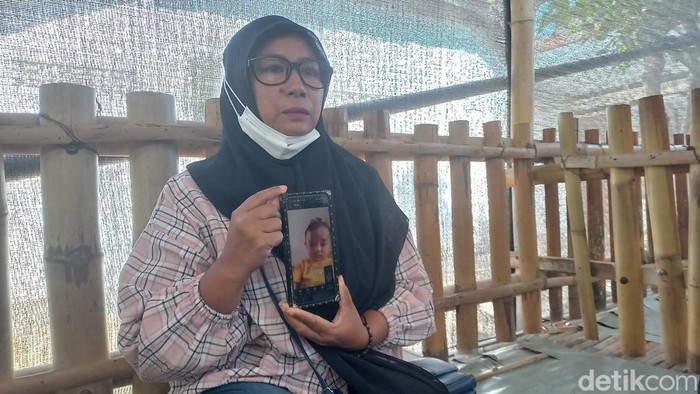 Ibu di Sampang kehilangan anaknya usai ditinggal bekerja menjadi TKI di Malaysia