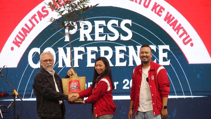 Gaung Merah, platform yang dibentuk untuk mengapresiasi karya-karya legendaris Indonesia dari musik, film, kuliner, mengukuhkan komitmennya dalam mengobarkan semangat menginspirasi generasi ke generasi melalui gelaran Gaung Merah SeGALAnya.