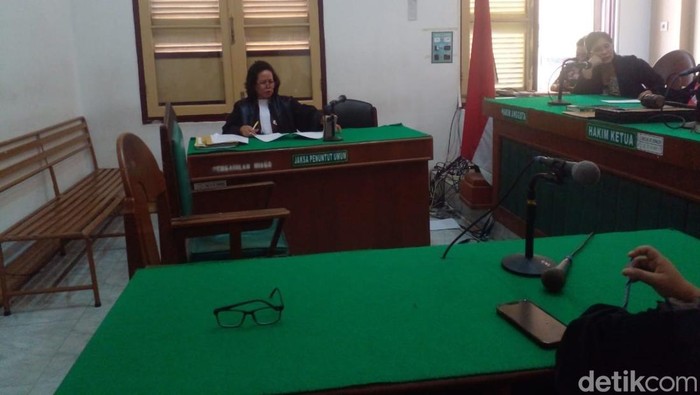 Jaksa membacakan tuntutan terhadap terdakwa Putra di PN Medan (Raja Malo Sinaga/detikSumut)