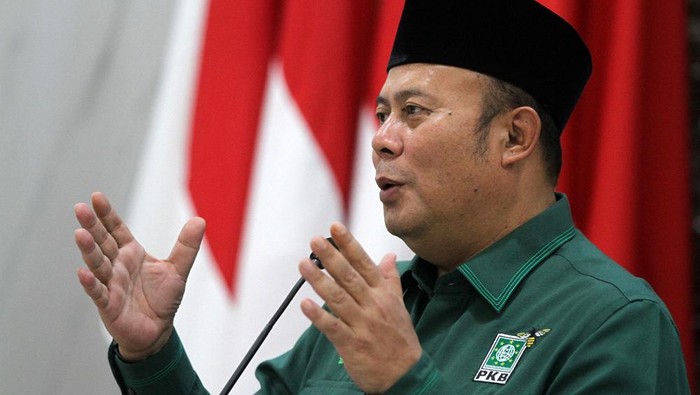 Partai Kebangkitan Bangsa (PKB) menggelar ziarah ke makam Wali Songo dalam rangka menghadapi Pemilu 2024. Acara itu bertajuk Tour de Wali Songo.