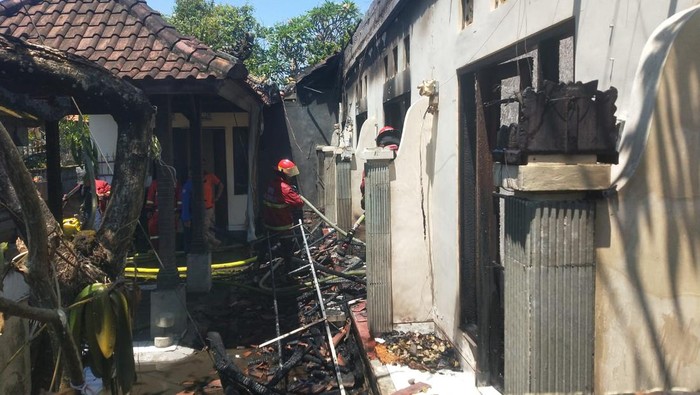Kos-kosan di Jalan Sedap Malam III Gang Anggrek Nomor 1, Kelurahan Kesiman, Kecamatan Denpasar Timur, Kota Denpasar terbakar.