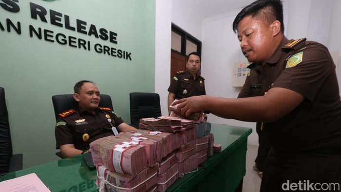 Kejari Gresik terima pengembalian uang korupsi