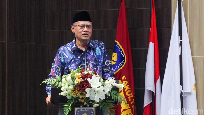 Ketum PP Muhammadiyah, Haedar Nashir, saat memberikan kuliah umum di FH UII Jogja, Kamis (7/9/2023).