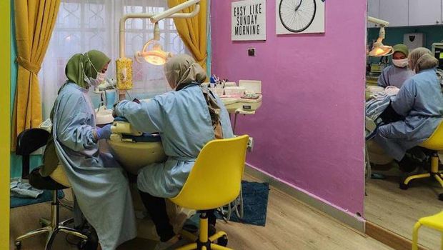Klinik Gigi Daengtisia Makassar