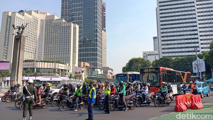 Kondisi lalu lintas di Jalan Jenderal Sudirman, Jakpus