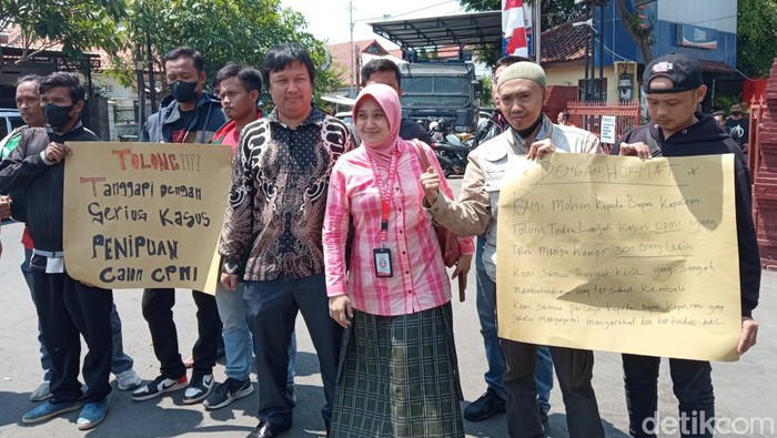 Korban penipuan bermodus kerja ke luar negeri datangi Polres Cirebon Kota