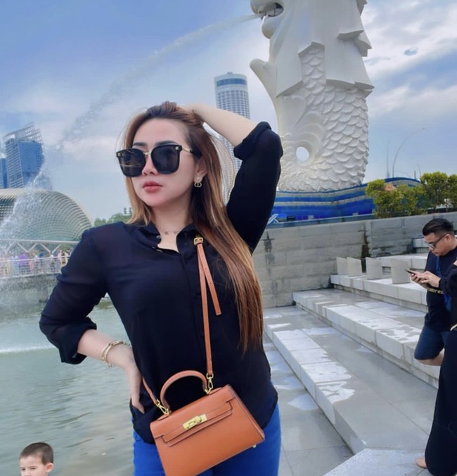 Inilah penampilan Luluk saat berlibur di Singapura. Foto: dok. Instagram @luluknurilreal