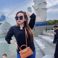 Inilah penampilan Luluk saat berlibur di Singapura. Foto: dok. Instagram @luluknurilreal