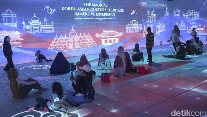Korea Cultural Centre (KCC) mempersembahkan pameran imersif di Museum Nasional, Jakarta, Kamis (7/9/2023). Pameran ini menampilkan warisan budaya Korea dan negara ASEAN.