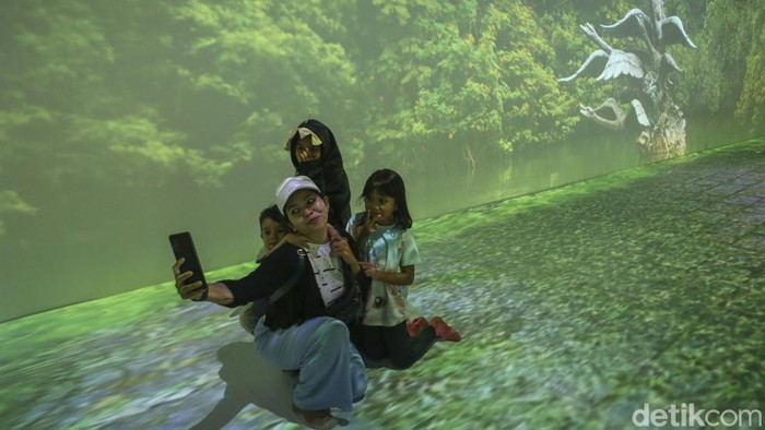 Korea Cultural Centre (KCC) mempersembahkan pameran imersif di Museum Nasional, Jakarta, Kamis (7/9/2023). Pameran ini menampilkan warisan budaya Korea dan negara ASEAN.