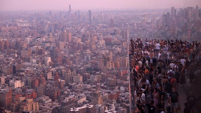 Memandang Panorama Kota New York dari Rooftop Gedung Lantai 100