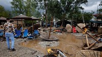 Banjir tersebut disebabkan adanya Badai Daniel.  