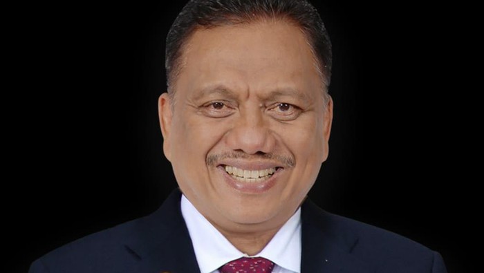 Olly Dondokambey