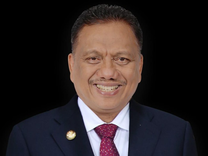 Olly Dondokambey