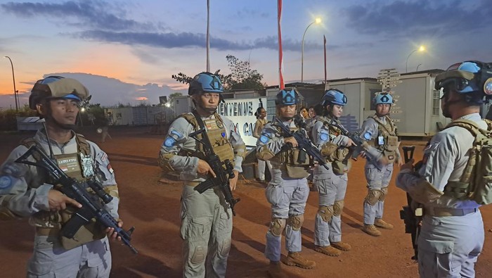 Pasukan FPU Indonesia melakukan apel sebelum melakakan patroli AOR (Mei Amelia-detikcom)