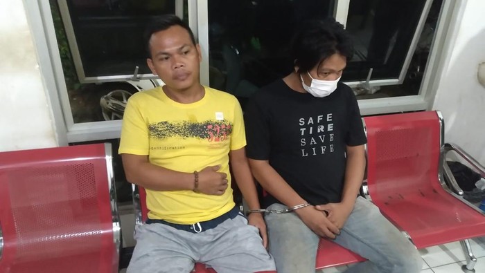 Ariansyah dan Arwan, pelaku pembacokan M Abadi, adik Bupati Musi Rawas Utara (Muratara) hingga tewas.