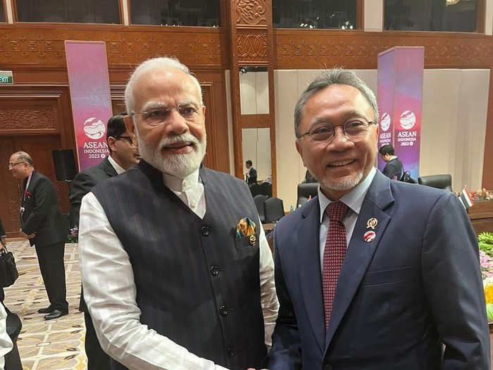 Perdana Menteri India Narendra Modi bersama Menteri Pedagangan RI Zulkifli Hasan