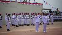 KRI Tuna-876 merupakan kapal jenis Patroli Cepat (PC) 60 meter produksi dalam negeri yang nantinya akan memperkuat jajaran Koarmada I pada satuan Patroli Lantamal I Belawan. 