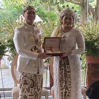 Penyanyi dengan nama lengkap Muhammad Haikal Putra ini menikahi Mia Ismi Halida pada Minggu (3/9/2023). Momen bahagia Haikal AFI itu pun dibagikan di Instagram sang istri. Foto: Instagram