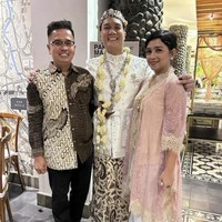 Banyak teman-teman jebolan AFI menghadiri pernikahan Haikal AFI2. Salah satunya adalah Cindy AFI2 yang turut hadir meriahkan momen istimewa sahabatnya itu.  Foto: Instagram