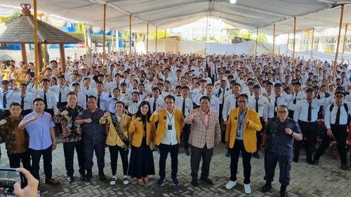 Foto bersama Kepala BNN Komjen Petrus Reinhard Golose saat mengisi kuliah umum di Undiknas.