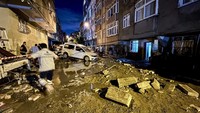 Banjir yang melanda Istanbul berdampak pada lebih dari 1.750 rumah dan tempat usaha di kota tersebut.  