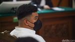Potret Shane Lukas Berdoa Jelang Sidang Vonis