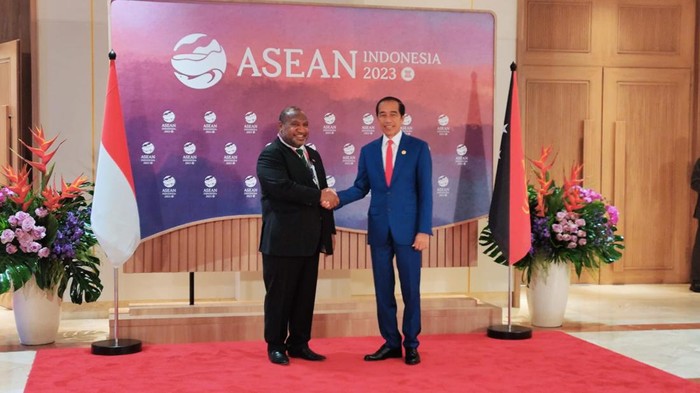 Presiden Jokowi melakukan pertemuan bilateral dengan PM Papua Nugini James Marape di sela-sela KTT ke-43 ASEAN (Marlinda-detikcom)