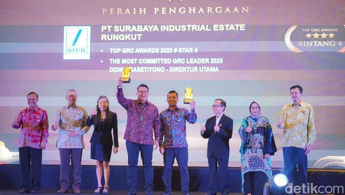 PT SIER mendapat penghargaan Top GRC Award 2023.