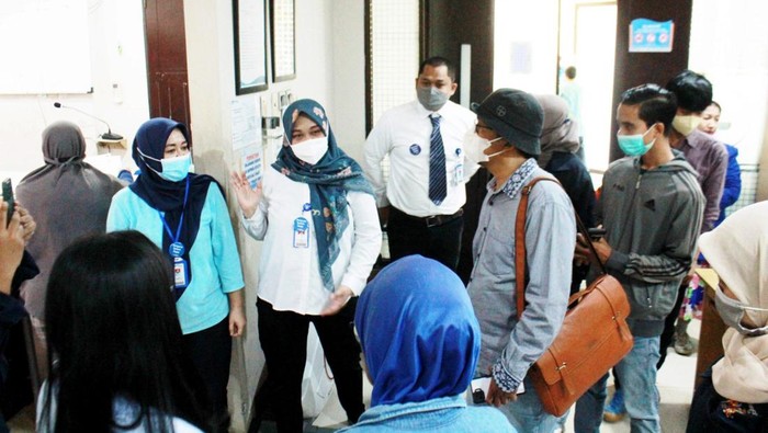 Sosialisasi akan layanan dan dukungan pelayanan terbaik untuk pusat trauma center ada di RS MH THamrin Cileungsi. Seperti apa?

Pelayanan terbaik diberikan baik dari sisi tenaga medis yang handal maupun alat kesehatan dengan teknologi terkini dalam rangka mengingkatkan dan memberikan pelayanan terbaik di RS MH Thamrin Cileungsi.